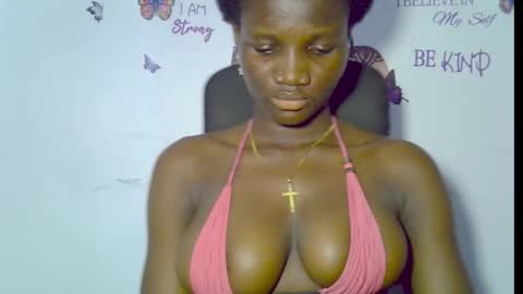 Snapshot of blaq_melanin chatting on 12/18/25, 10:43 nikky00 online show from 12/18/25, 10:43