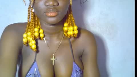 Snapshot of blaq_melanin chatting on 02/25/26, 08:13 nikky00 online show from 02/25/26, 08:13