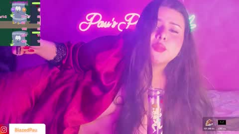 Snapshot of blazedpaux chatting on 01/17/26, 02:16 Pau online show from 01/17/26, 02:16