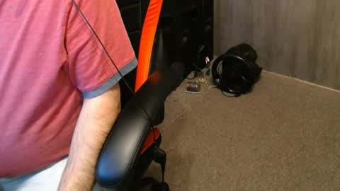 Snapshot of blazingslow chatting on 11/30/25, 06:17 blazingslow online show from 11/30/25, 06:17