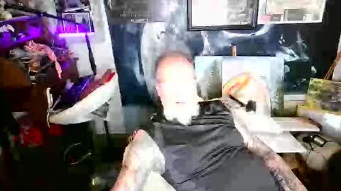 Snapshot of blindsurfer780299 chatting on 09/30/25, 10:31 blindsurfer780299 online show from 09/30/25, 10:31