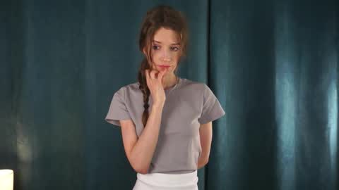 Emily online show from 12/19/25, 10:33