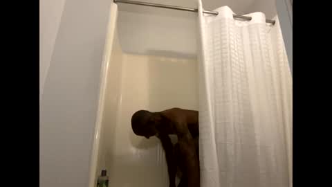 Snapshot of blkbttm4u chatting on 12/25/24, 04:01 dj hrd2top online show from 12/25/24, 04:01