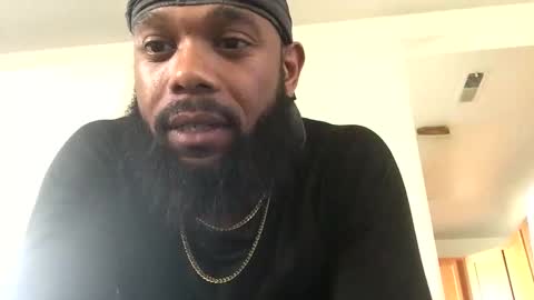 Snapshot of blksurfher chatting on 02/17/25, 07:21 blksurfher online show from 02/17/25, 07:21