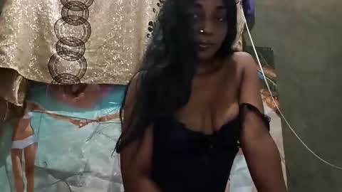 Lola online show from 05/07/26, 01:55