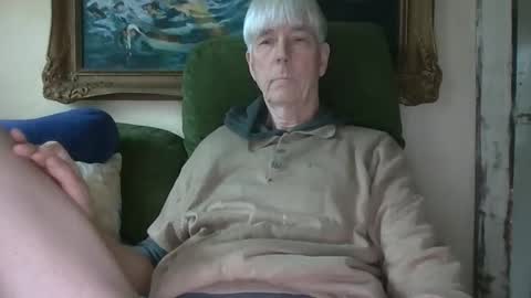 Snapshot of blomkuk chatting on 12/15/25, 09:57 blomkuk online show from 12/15/25, 09:57