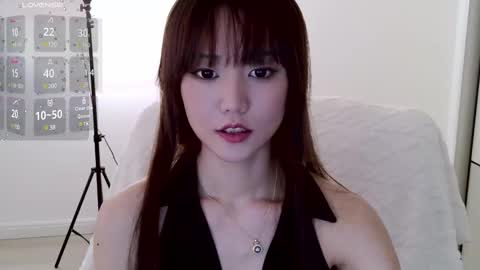 Snapshot of blon_kater chatting on 12/15/24, 04:07 YoYo online show from 12/15/24, 04:07