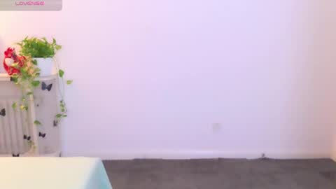 Snapshot of blon_kater chatting on 05/14/26, 06:31 YoYo online show from 05/14/26, 06:31
