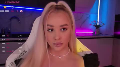 Lana online show from 10/26/25, 07:14