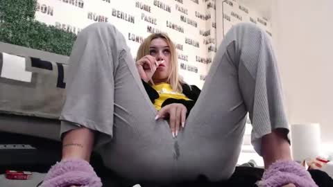 blonddaiana23 online show from 01/18/25, 11:44