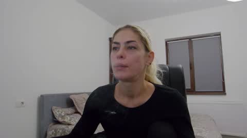 Snapshot of blonde4pasion chatting on 12/04/24, 05:27 blonde4pasion online show from 12/04/24, 05:27