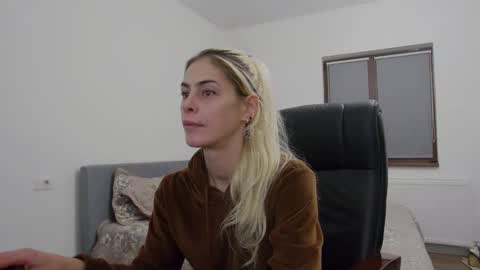 Snapshot of blonde4pasion chatting on 12/06/24, 07:45 blonde4pasion online show from 12/06/24, 07:45