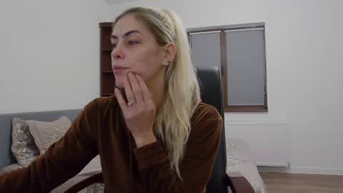 Snapshot of blonde4pasion chatting on 12/10/24, 06:54 blonde4pasion online show from 12/10/24, 06:54