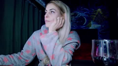 Snapshot of blonde4pasion chatting on 01/25/25, 06:46 blonde4pasion online show from 01/25/25, 06:46