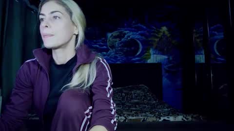 Snapshot of blonde4pasion chatting on 10/11/25, 07:01 blonde4pasion online show from 10/11/25, 07:01