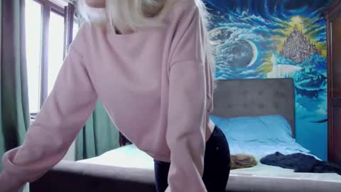 Snapshot of blonde4pasion chatting on 02/07/26, 02:32 blonde4pasion online show from 02/07/26, 02:32