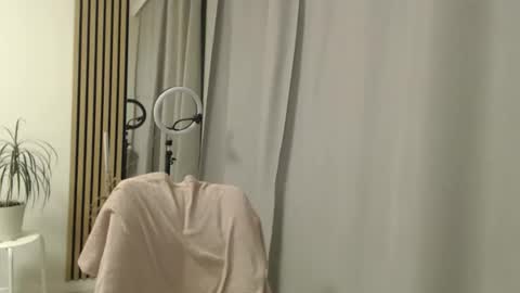 Snapshot of blonde_angel20 chatting on 02/11/26, 05:40 Nicole online show from 02/11/26, 05:40