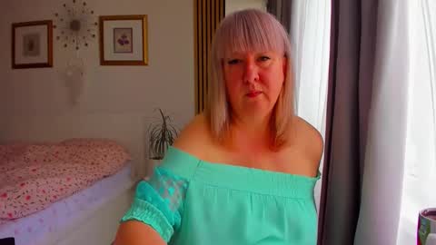 Snapshot of blonde_angel20 chatting on 04/16/26, 04:46 Nicole online show from 04/16/26, 04:46
