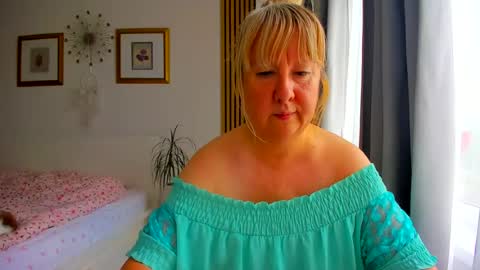 Snapshot of blonde_angel20 chatting on 06/14/26, 03:47 Nicole online show from 06/14/26, 03:47