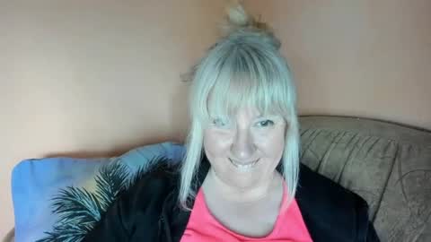 Snapshot of blonde_angel20 chatting on 06/15/26, 04:53 Nicole online show from 06/15/26, 04:53