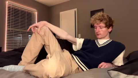 Snapshot of blonde_boi99 chatting on 01/30/25, 02:27 Blondie online show from 01/30/25, 02:27