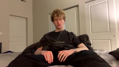 Snapshot of blonde_boi99 chatting on 12/15/25, 11:20 Blondie online show from 12/15/25, 11:20