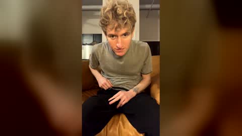 Snapshot of blonde_boi99 chatting on 01/17/26, 08:19 Blondie online show from 01/17/26, 08:19