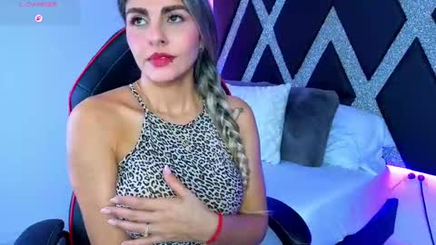 alejandra online show from 10/06/25, 02:20