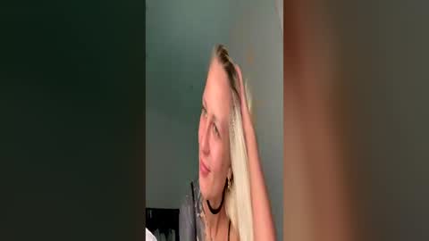 Snapshot of blonde_fuck_couple chatting on 06/12/26, 12:31 blonde_fuck_couple online show from 06/12/26, 12:31