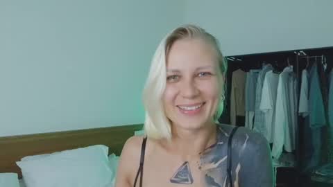 Snapshot of blonde_fuck_couple chatting on 07/04/26, 09:26 blonde_fuck_couple online show from 07/04/26, 09:26