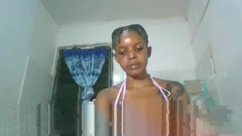 Snapshot of blonde_queenie chatting on 04/07/26, 08:53 blonde_queenie online show from 04/07/26, 08:53