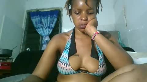 Snapshot of blonde_queenie chatting on 04/09/26, 11:32 blonde_queenie online show from 04/09/26, 11:32