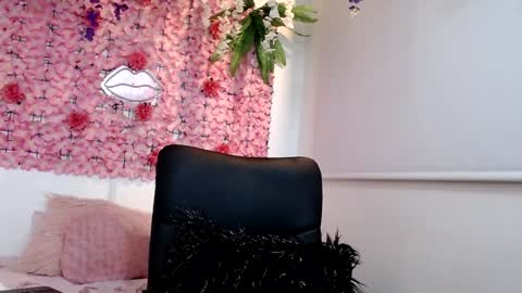 blonde_squirt_ online show from 12/22/24, 04:06