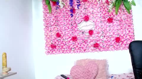 blonde_squirt_ online show from 01/03/25, 07:49