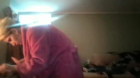 Snapshot of blondebellaaa3 chatting on 12/08/24, 02:30 Gia online show from 12/08/24, 02:30