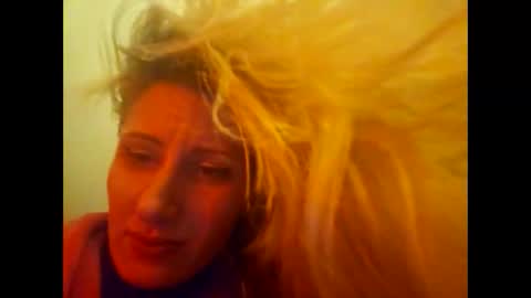 Snapshot of blondebellaaa3 chatting on 01/21/25, 06:54 Gia online show from 01/21/25, 06:54