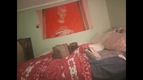 Snapshot of blondebellaaa3 chatting on 01/22/25, 01:53 Gia online show from 01/22/25, 01:53