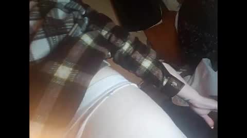 Snapshot of blondebellaaa3 chatting on 02/19/25, 06:33 Gia online show from 02/19/25, 06:33