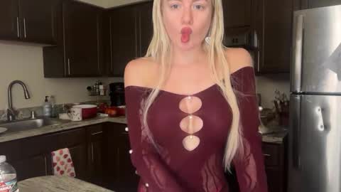 blondebunny999 online show from 05/07/26, 01:33