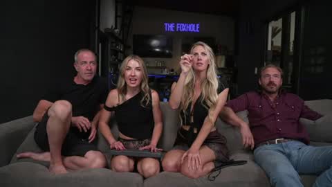 Snapshot of blondefoxsilverfox chatting on 06/27/26, 01:32 blondefoxsilverfox online show from 06/27/26, 01:32