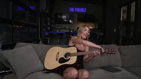 Snapshot of blondefoxsilverfox chatting on 07/15/26, 02:55 blondefoxsilverfox online show from 07/15/26, 02:55