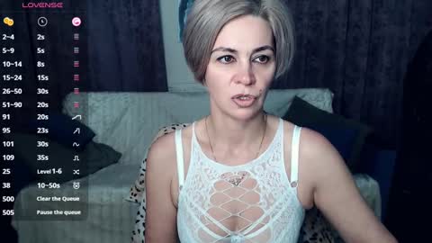 Snapshot of blondemommy_77 chatting on 12/20/24, 11:26 Lola online show from 12/20/24, 11:26