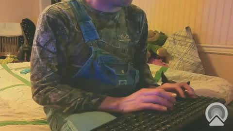 Snapshot of blondieblu89 chatting on 02/18/25, 11:22 First Time College Boy online show from 02/18/25, 11:22