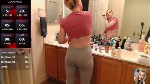 Snapshot of blondiebubblebooty chatting on 08/01/26, 10:47 Bubbles online show from 08/01/26, 10:47