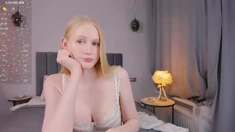 Snapshot of blondiemermaid chatting on 02/22/25, 06:08 Mia online show from 02/22/25, 06:08