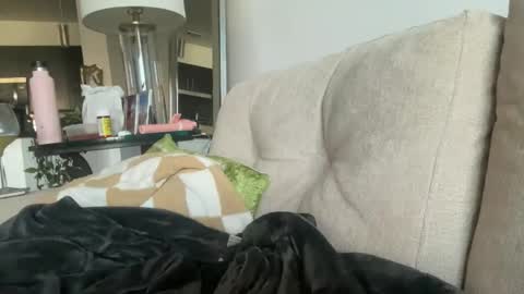 IM TRYNG online show from 12/21/25, 07:32