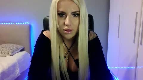BlondLeyla online show from 11/01/25, 07:49