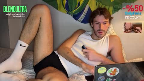 Snapshot of blondultra chatting on 01/08/26, 06:54 blondultra online show from 01/08/26, 06:54