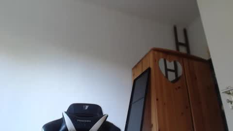 Snapshot of blondyelena chatting on 05/05/26, 06:10 blondyelena online show from 05/05/26, 06:10