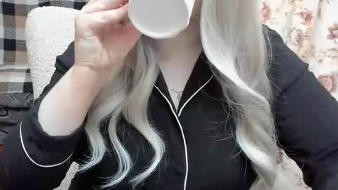 Snapshot of blondymargaret chatting on 03/03/25, 09:22 blondymargaret online show from 03/03/25, 09:22